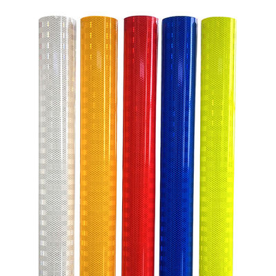 ซื้อ ฟิล์มสะท้อนแสงเกรดเพชรสำหรับป้ายจราจรและความปลอดภัยทางถนน พร้อมการสะท้อนแบบปริซึมเต็มลูกบาศก์ การผลิตออนไลน์